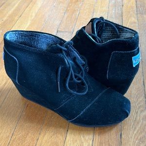 Tom’s wedges - black suede